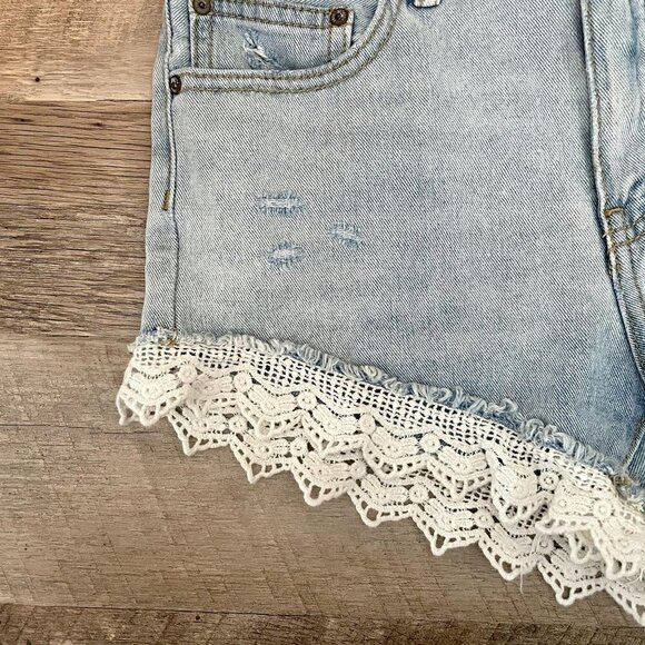 Free People Urban Outfitters High Waist Eyelet Lace Trim Denim Shorts Size 24 - Picture 4 of 8